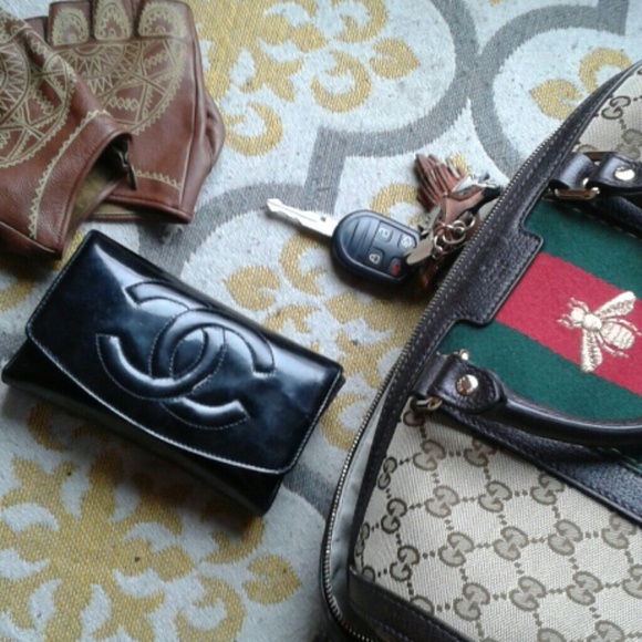 CHANEL Handbags - LOWEST! CHANEL 90's Patent leather wallet